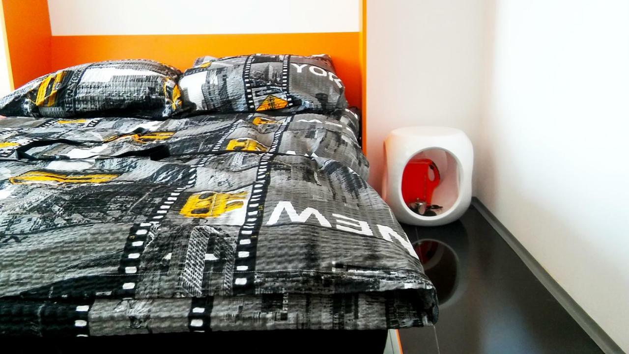 Walk Distance To Mokotow Business Park *