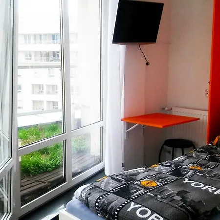 Walk Distance To Mokotow Business Park Apartment Warsaw Exterior photo