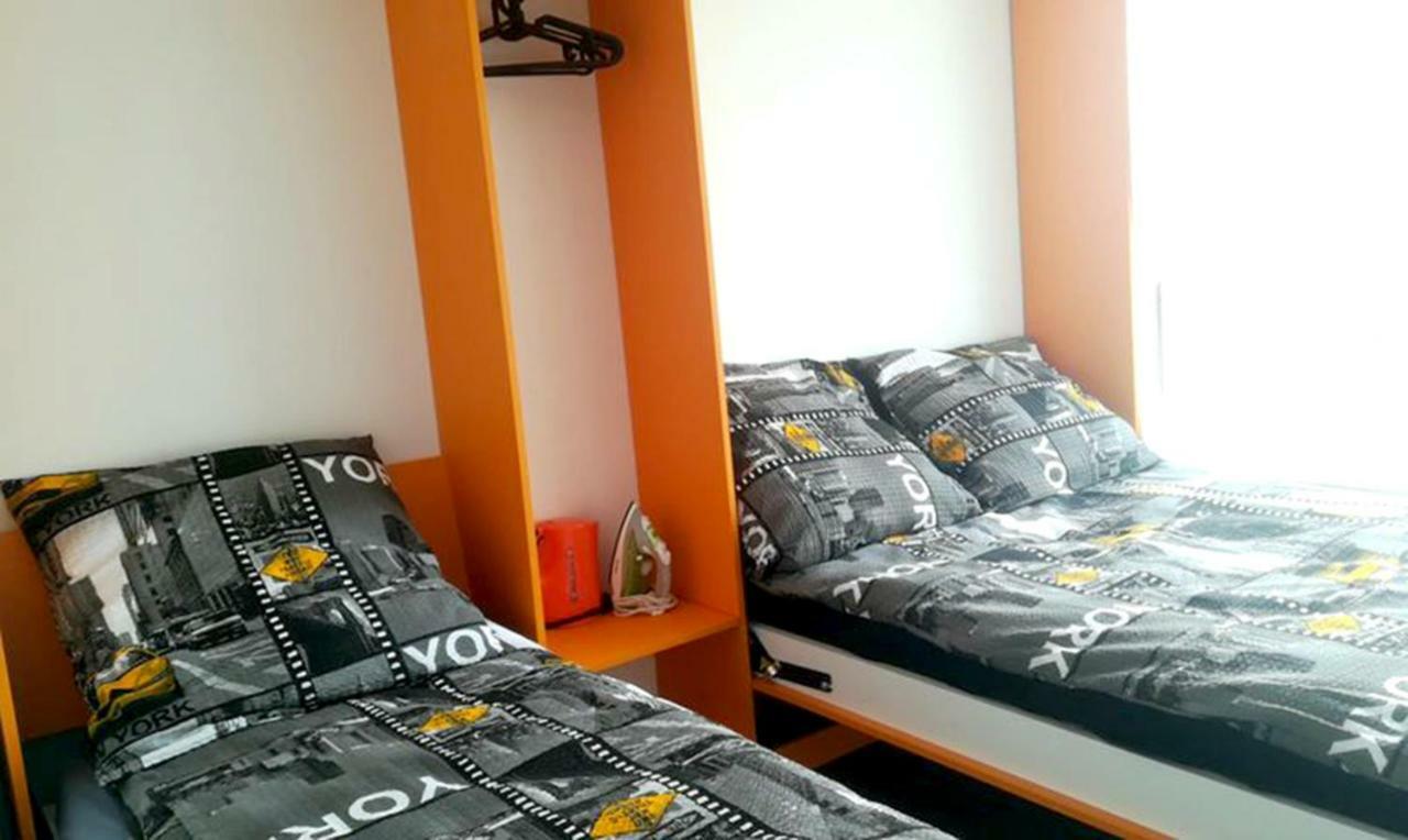 Walk Distance To Mokotow Business Park Leilighet *