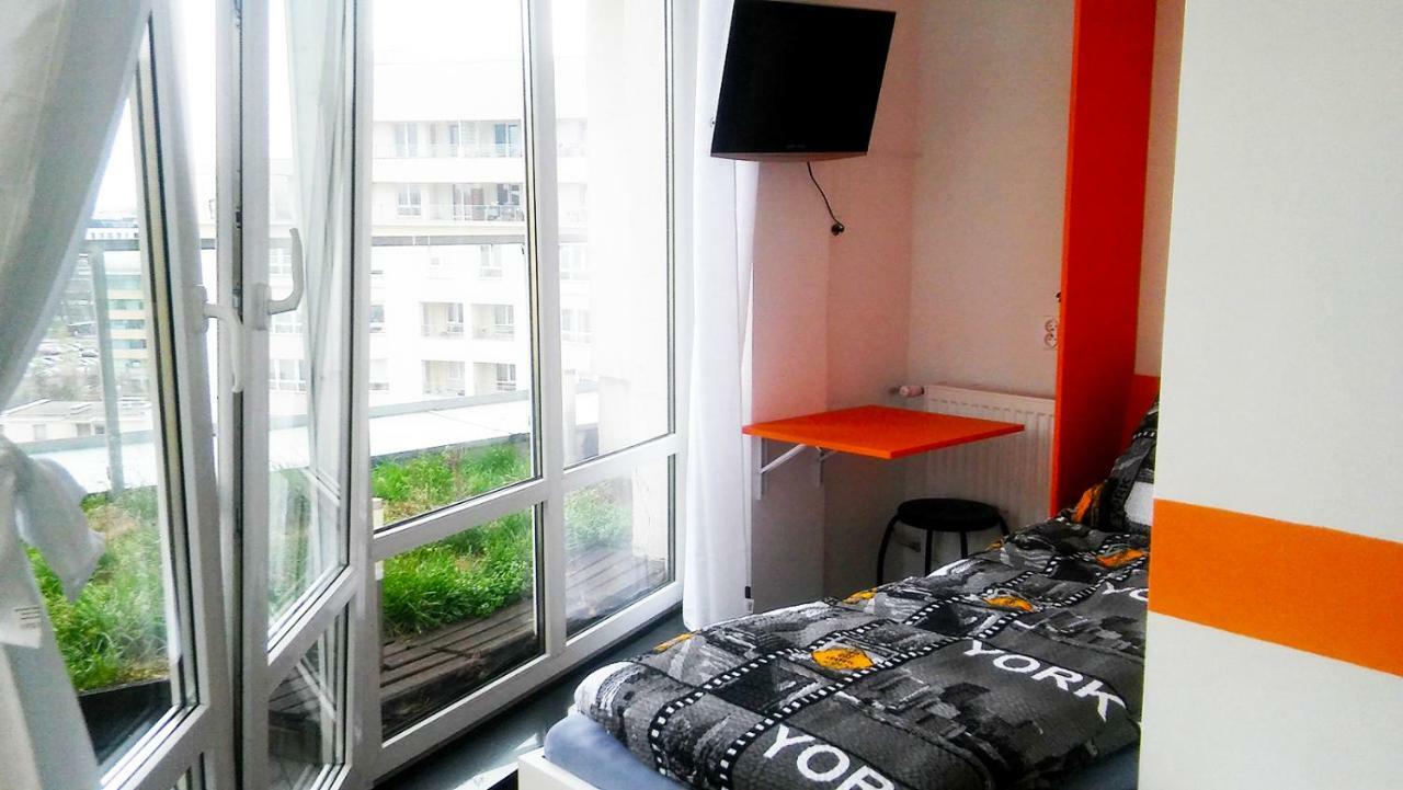 Walk Distance To Mokotow Business Park Apartament *